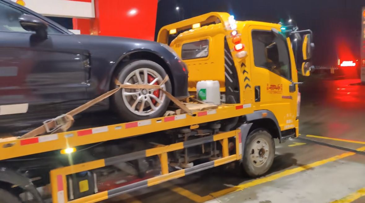 大足行车途中遇到突发状况该如何呼叫道路救援？